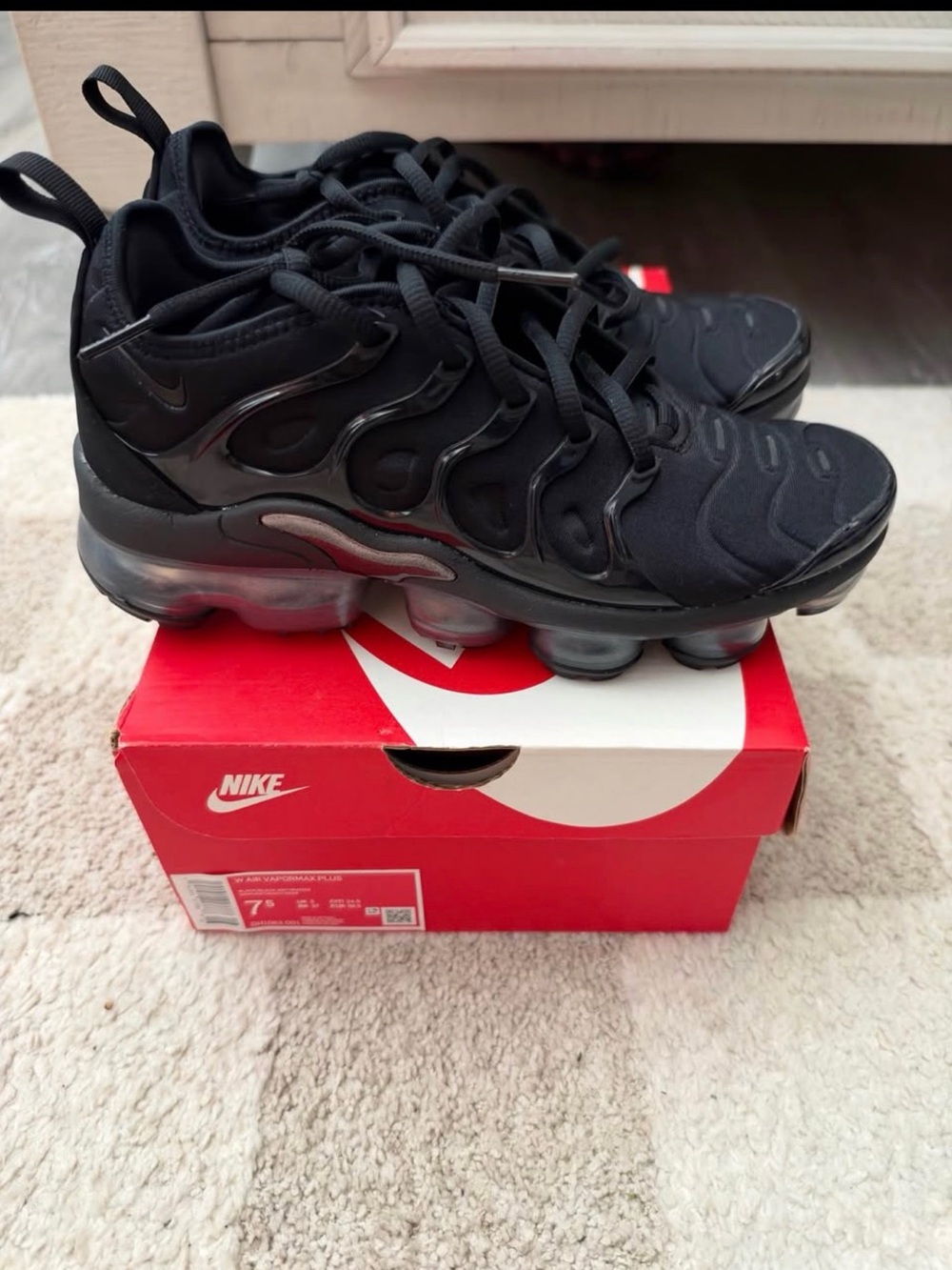 Women vapormax plus Black 7.5